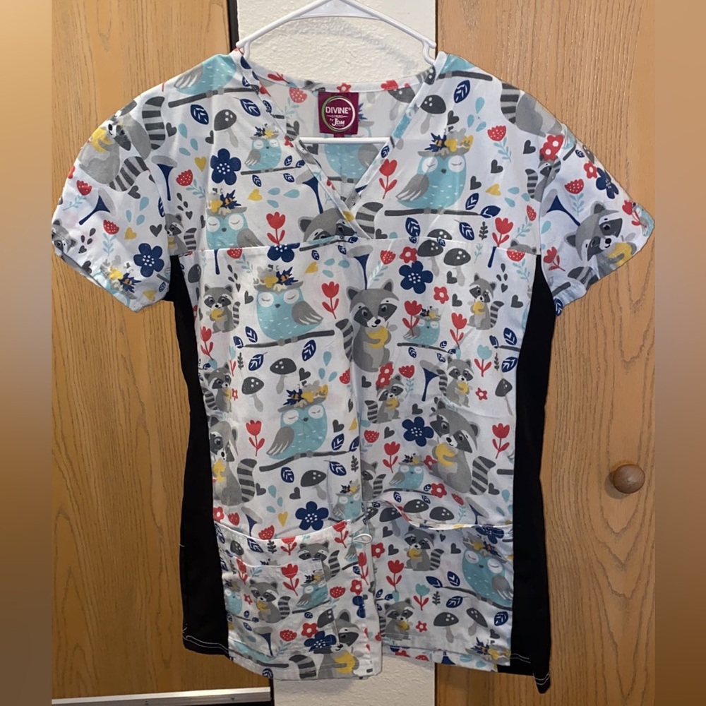 Scrub top
